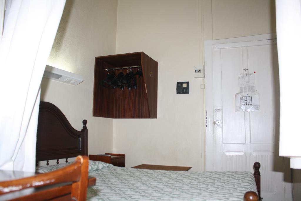 Pensao Residencial Estrela Do Mondego Hotel Lisbon Ruang foto