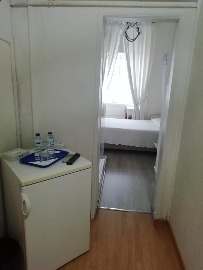 Pensao Residencial Estrela Do Mondego Hotel Lisbon Bagian luar foto